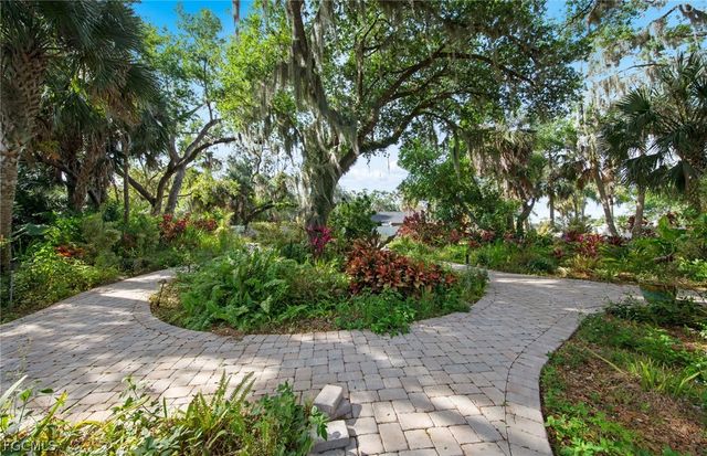 13782 River Forest DR, Fort Myers, FL 33905