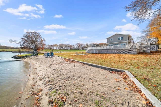 3 Holiday Drive, Lake Holiday, IL 60552