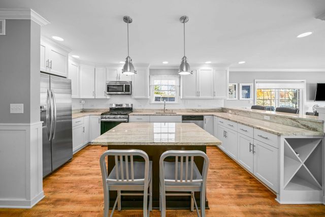 3 Holiday Drive, Lake Holiday, IL 60552