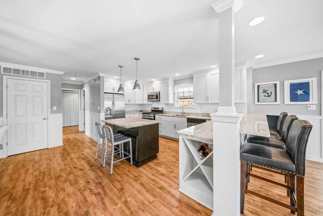 3 Holiday Drive, Lake Holiday, IL 60552