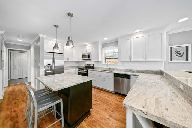 3 Holiday Drive, Lake Holiday, IL 60552