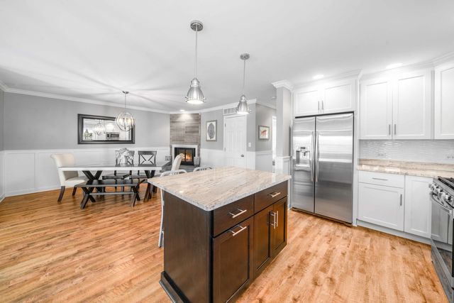 3 Holiday Drive, Lake Holiday, IL 60552