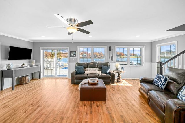 3 Holiday Drive, Lake Holiday, IL 60552