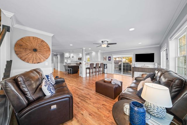 3 Holiday Drive, Lake Holiday, IL 60552