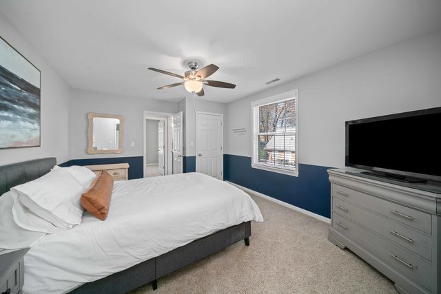 3 Holiday Drive, Lake Holiday, IL 60552