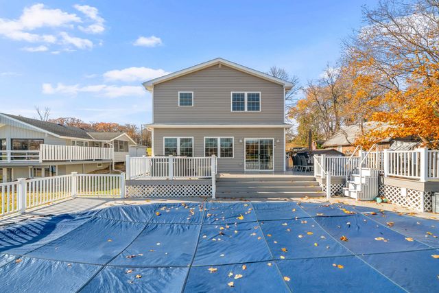 3 Holiday Drive, Lake Holiday, IL 60552