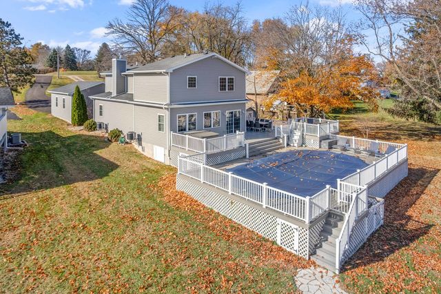 3 Holiday Drive, Lake Holiday, IL 60552