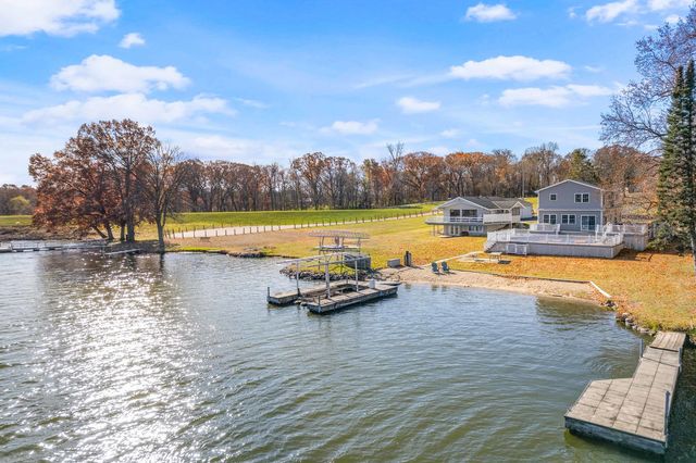 3 Holiday Drive, Lake Holiday, IL 60552