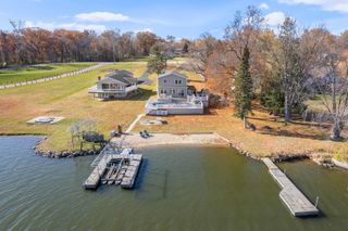 3 Holiday Drive, Lake Holiday, IL 60552