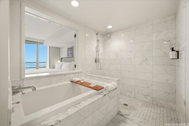 223 Saratoga Road 2015, Honolulu, HI 96815