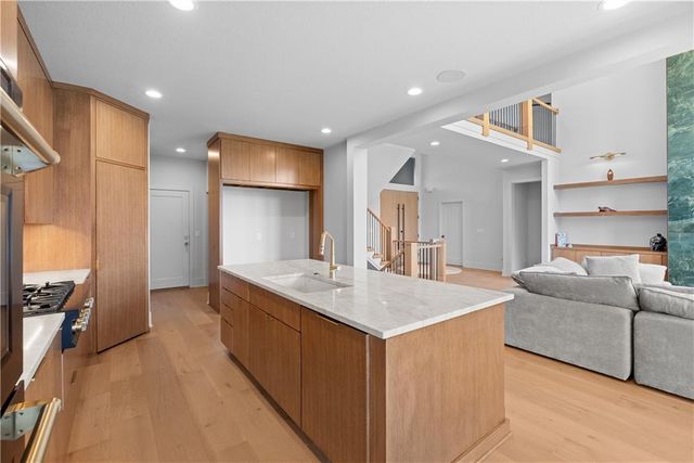 4 Broken Arrow Court, Lake Winnebago, MO 64034