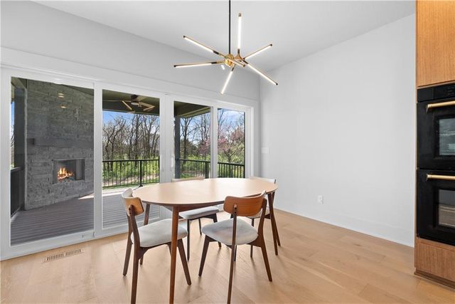 4 Broken Arrow Court, Lake Winnebago, MO 64034