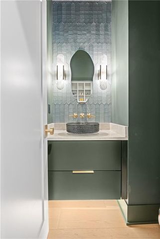 4 Broken Arrow Court, Lake Winnebago, MO 64034