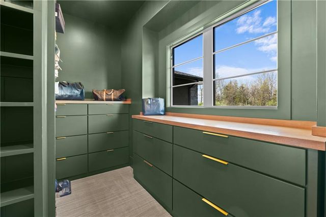 4 Broken Arrow Court, Lake Winnebago, MO 64034