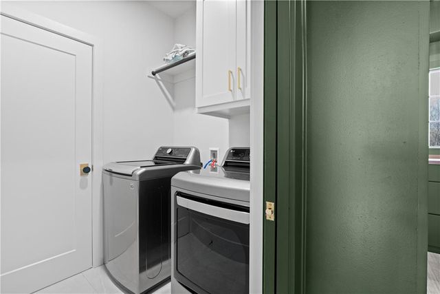 4 Broken Arrow Court, Lake Winnebago, MO 64034