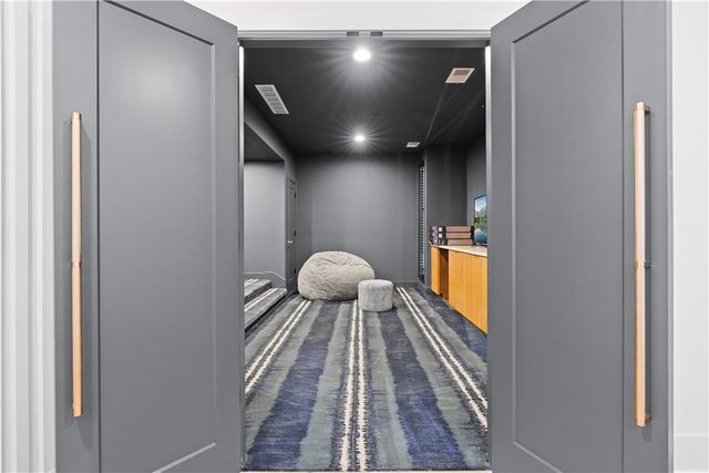 4 Broken Arrow Court, Lake Winnebago, MO 64034