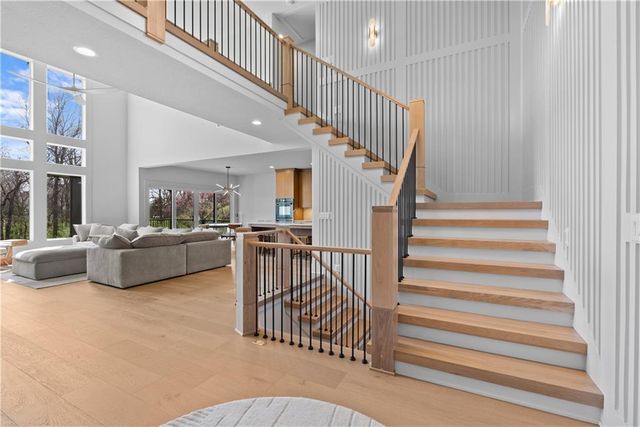 4 Broken Arrow Court, Lake Winnebago, MO 64034