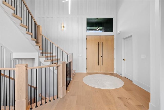 4 Broken Arrow Court, Lake Winnebago, MO 64034