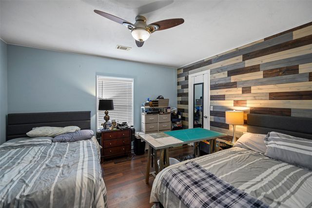 4011 Cedarwood Drive, Pearland, TX 77584