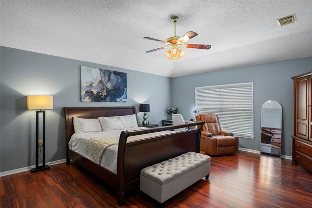 4011 Cedarwood Drive, Pearland, TX 77584