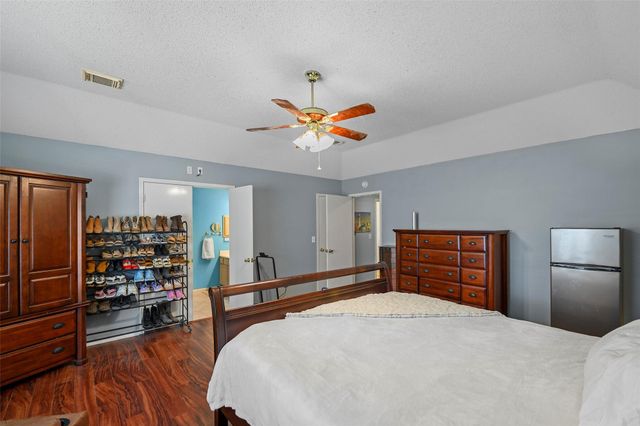 4011 Cedarwood Drive, Pearland, TX 77584