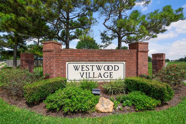 4011 Cedarwood Drive, Pearland, TX 77584