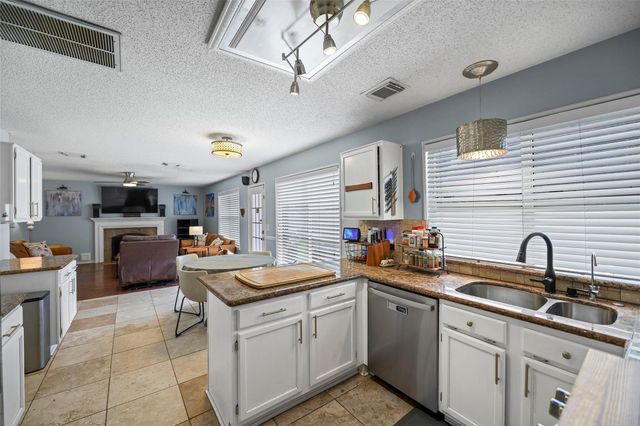 4011 Cedarwood Drive, Pearland, TX 77584