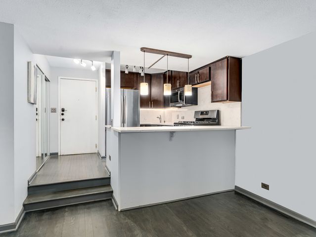 230 E Ontario Street 1204, Chicago, IL 60611