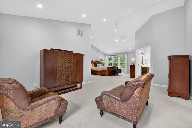 8704 MARGARET LN, Annandale, VA 22003