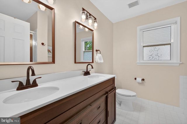 8704 MARGARET LN, Annandale, VA 22003