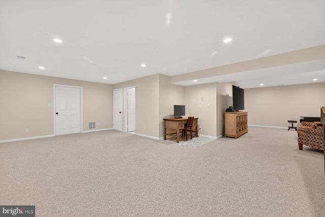 8704 MARGARET LN, Annandale, VA 22003
