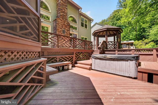 8704 MARGARET LN, Annandale, VA 22003