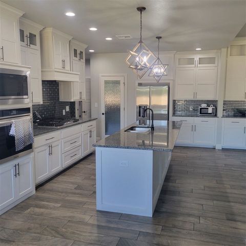 602 NW Blackstone Trail, Lawton, OK 73505