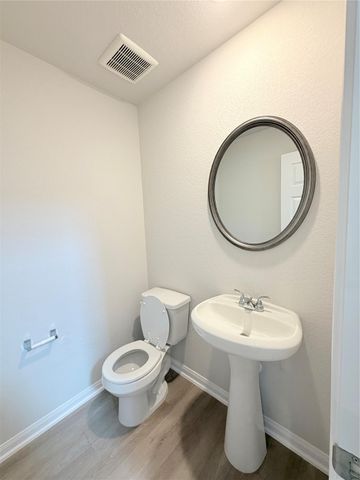 11720 Whirlaway Drive, Willis, TX 77318