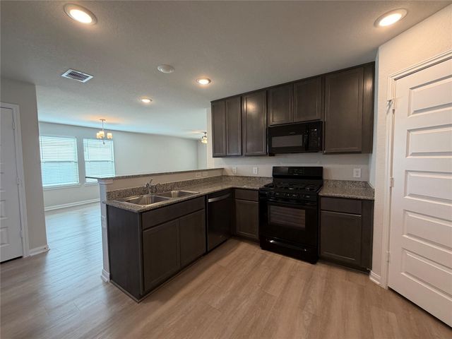 11720 Whirlaway Drive, Willis, TX 77318