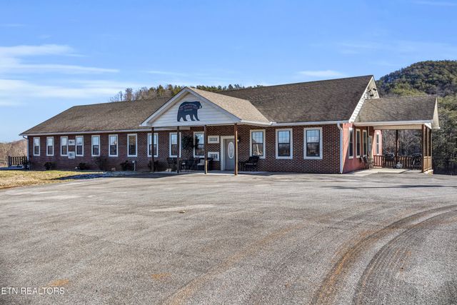 301 School St, Tellico Plains, TN 37385