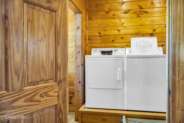 301 School St, Tellico Plains, TN 37385