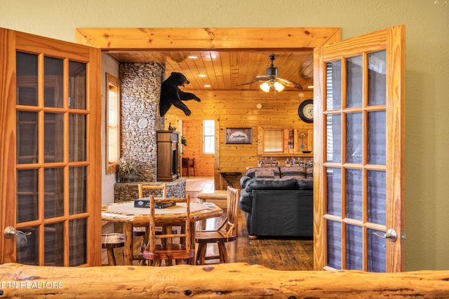 301 School St, Tellico Plains, TN 37385