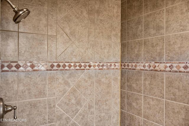 301 School St, Tellico Plains, TN 37385