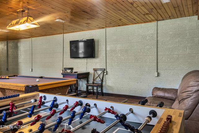 301 School St, Tellico Plains, TN 37385