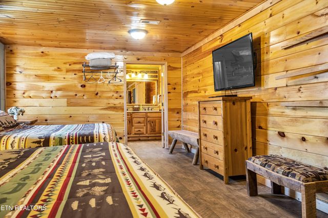 301 School St, Tellico Plains, TN 37385