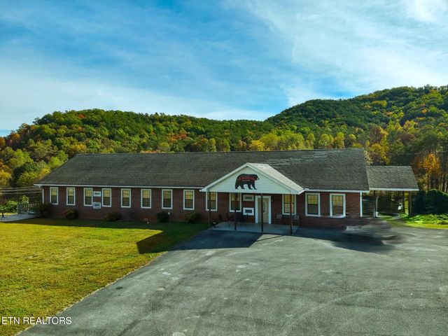 301 School St, Tellico Plains, TN 37385