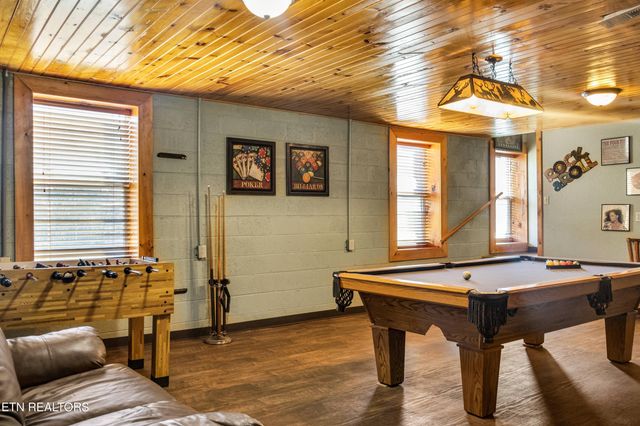 301 School St, Tellico Plains, TN 37385