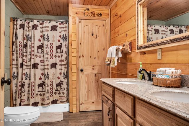 301 School St, Tellico Plains, TN 37385