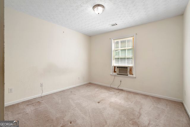 1543 Virgil Pond Lane, Loganville, GA 30052