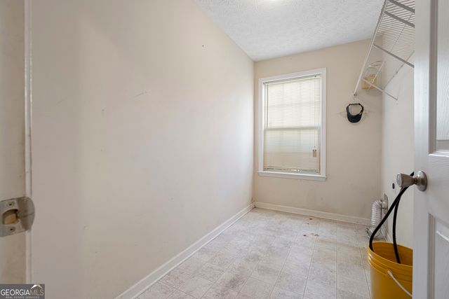 1543 Virgil Pond Lane, Loganville, GA 30052