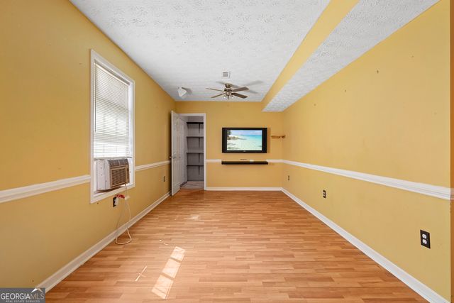 1543 Virgil Pond Lane, Loganville, GA 30052