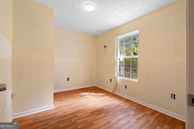 1543 Virgil Pond Lane, Loganville, GA 30052