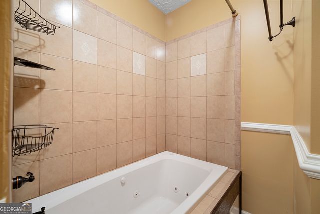 1543 Virgil Pond Lane, Loganville, GA 30052
