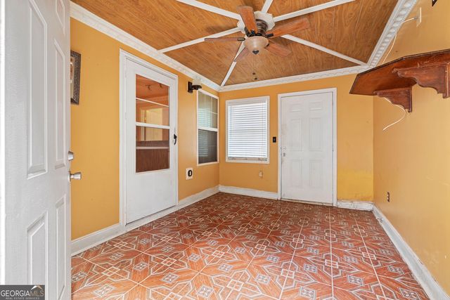 1543 Virgil Pond Lane, Loganville, GA 30052